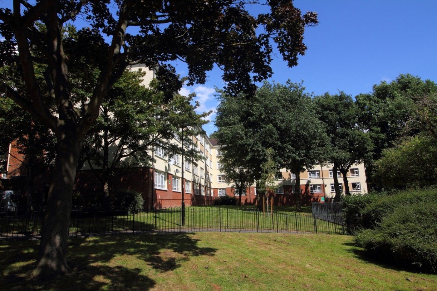 Images for Holly Park Estate, London EAID:931013c273837aec744cf2e7889cb460 BID:1